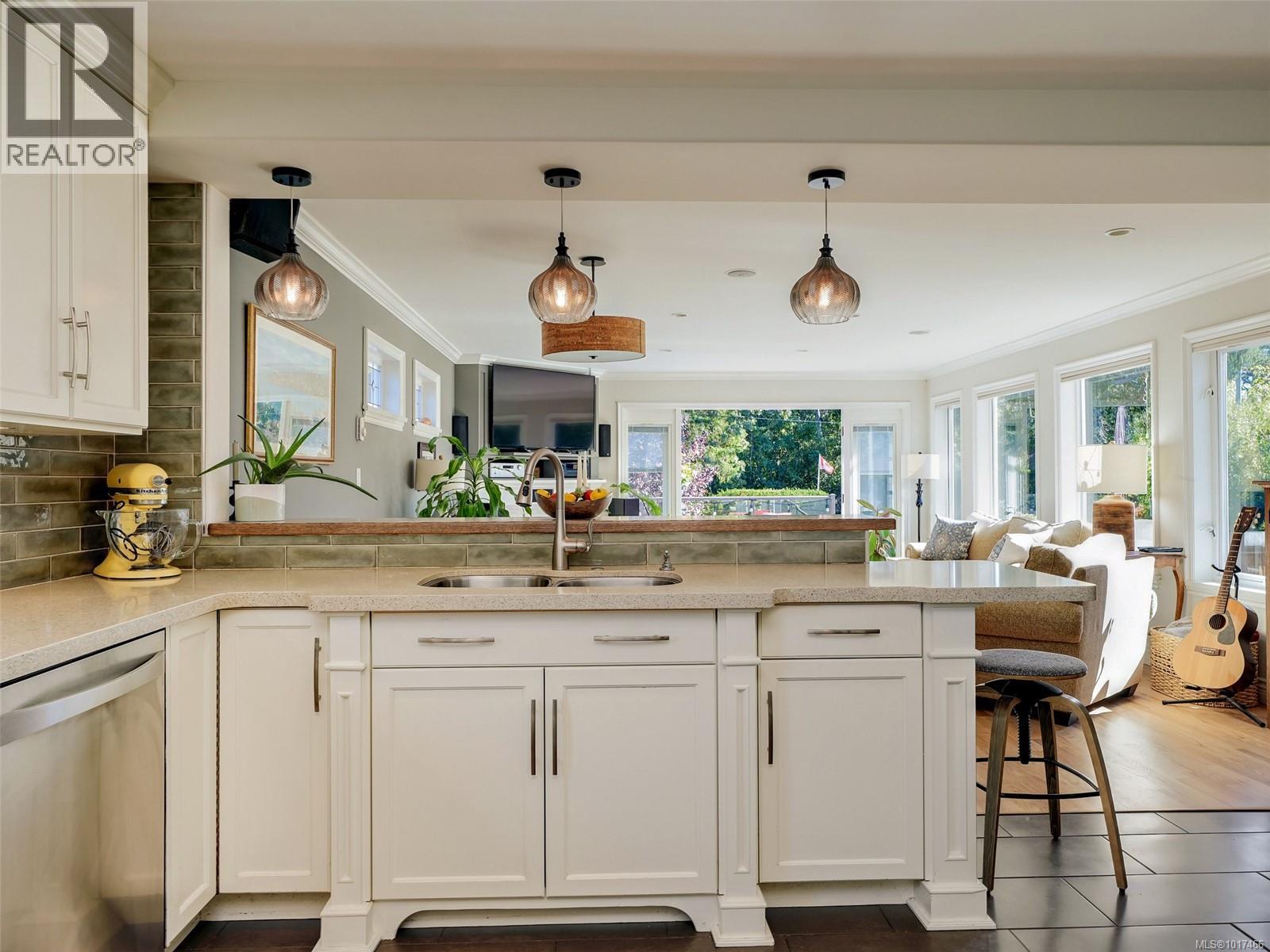 3381 Woodburn Ave, Oak Bay, British Columbia  V8P 5B8 - Photo 11 - 1017466