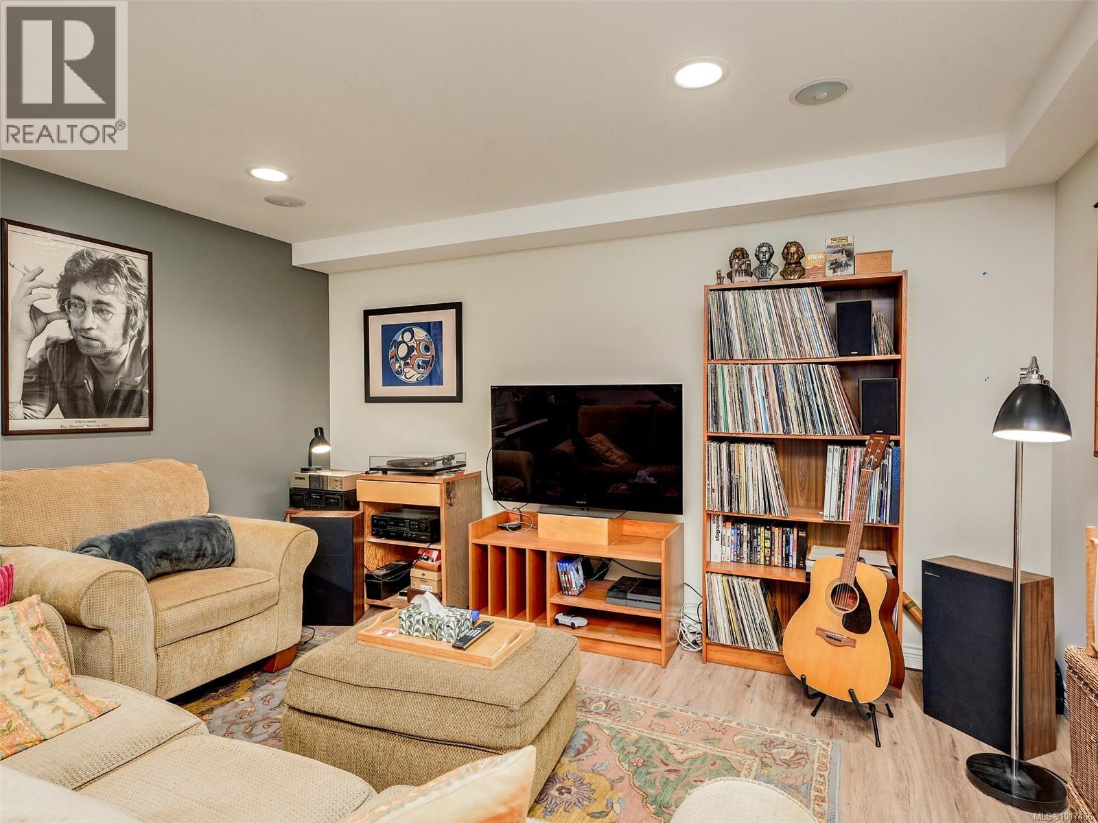 3381 Woodburn Ave, Oak Bay, British Columbia  V8P 5B8 - Photo 33 - 1017466