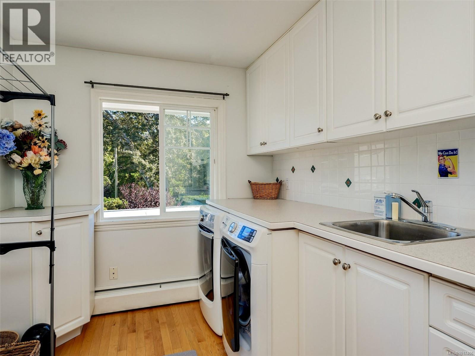 3381 Woodburn Ave, Oak Bay, British Columbia  V8P 5B8 - Photo 32 - 1017466