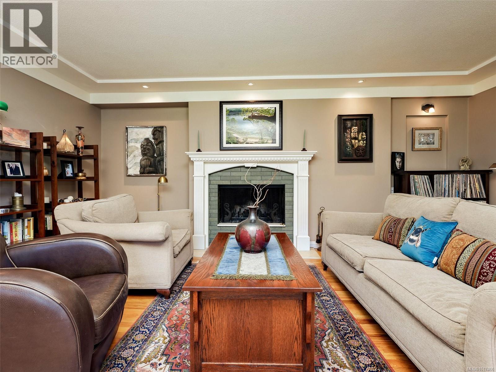 3381 Woodburn Ave, Oak Bay, British Columbia  V8P 5B8 - Photo 5 - 1017466