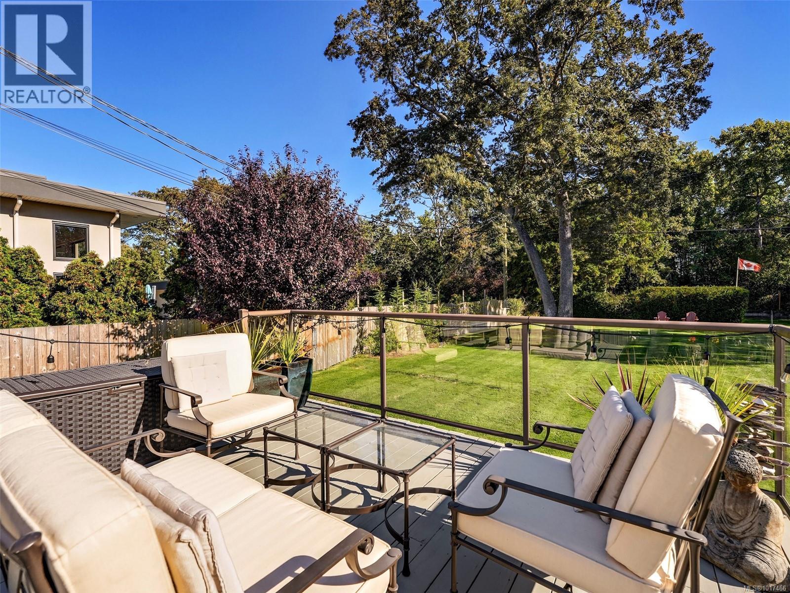 3381 Woodburn Ave, Oak Bay, British Columbia  V8P 5B8 - Photo 39 - 1017466