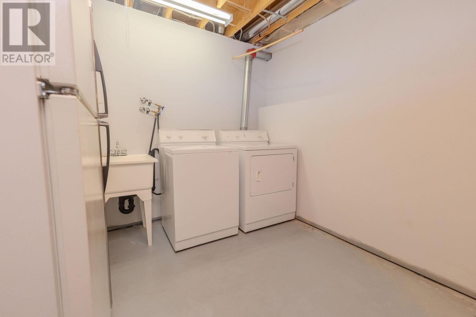 933 Lake St, Sault Ste. Marie, Ontario  P6B 6K4 - Photo 42 - SM253143