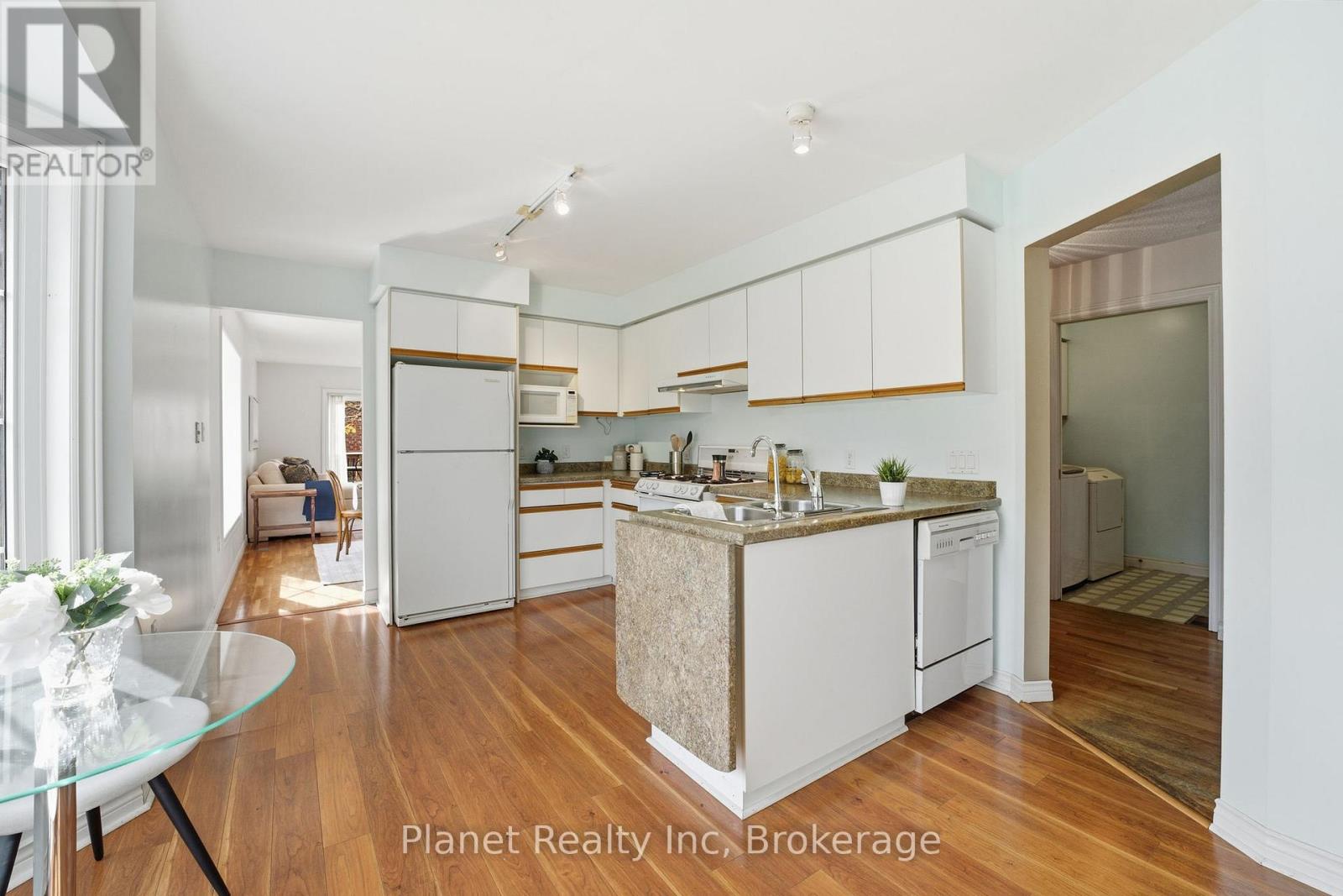 27 Village Green Drive, Guelph, Ontario  N1G 4X7 - Photo 10 - X12504372