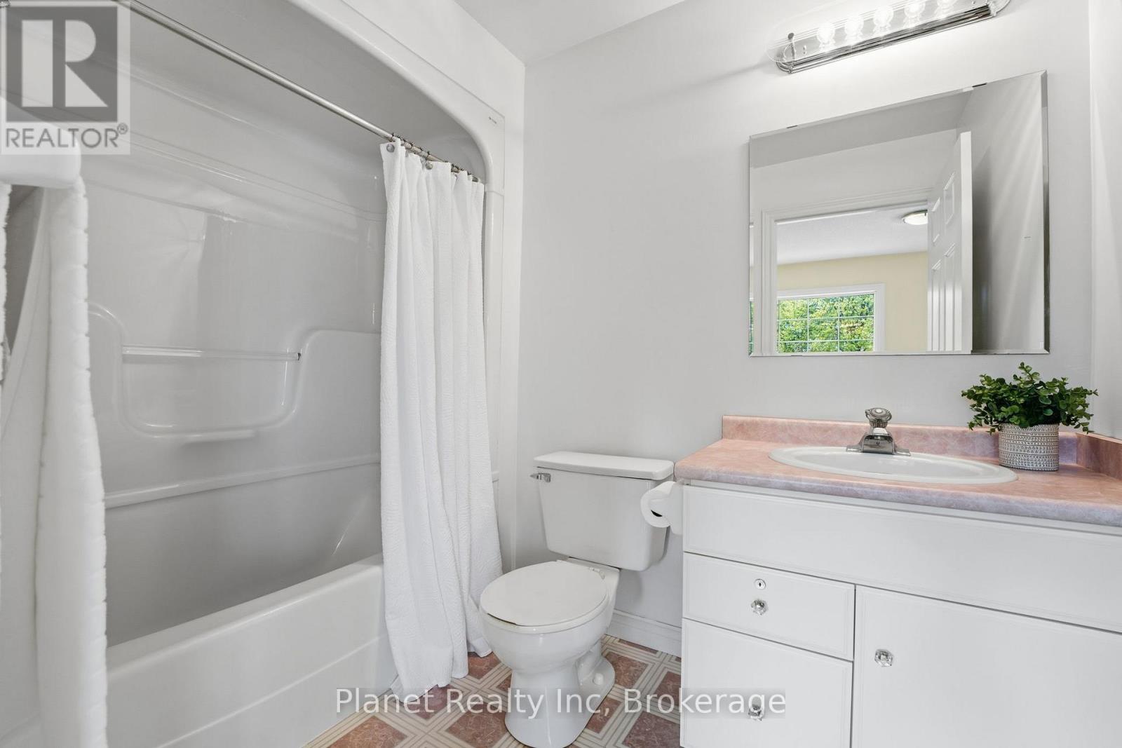 27 Village Green Drive, Guelph, Ontario  N1G 4X7 - Photo 19 - X12504372