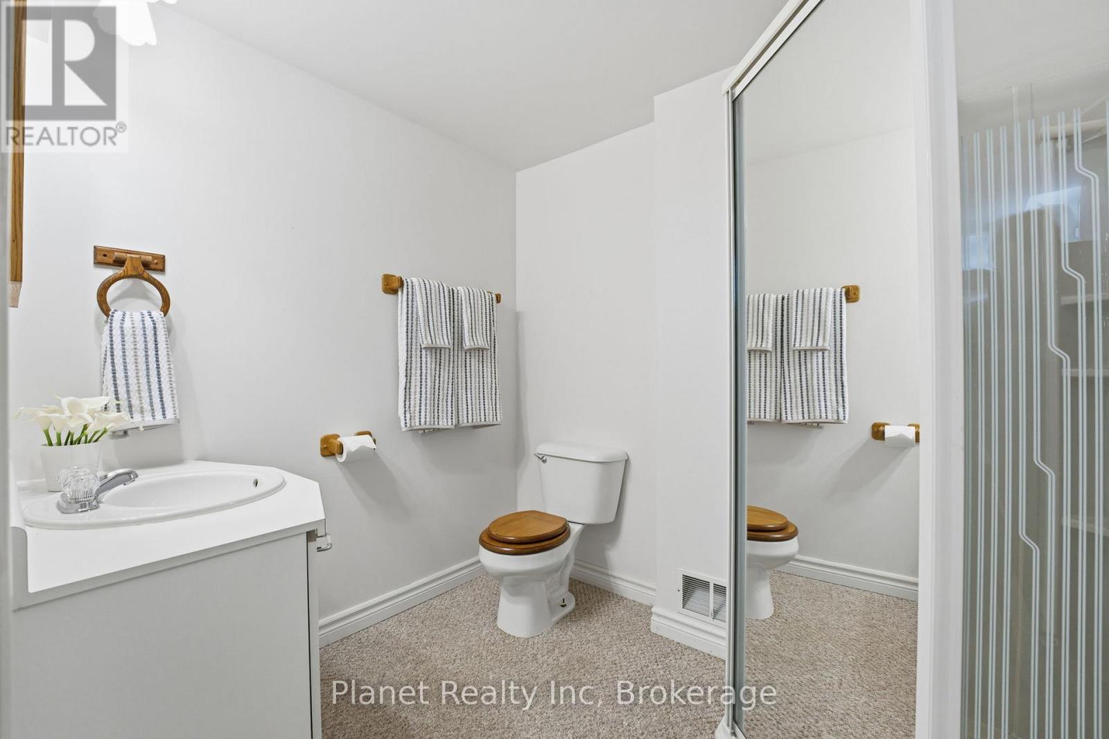 27 Village Green Drive, Guelph, Ontario  N1G 4X7 - Photo 25 - X12504372