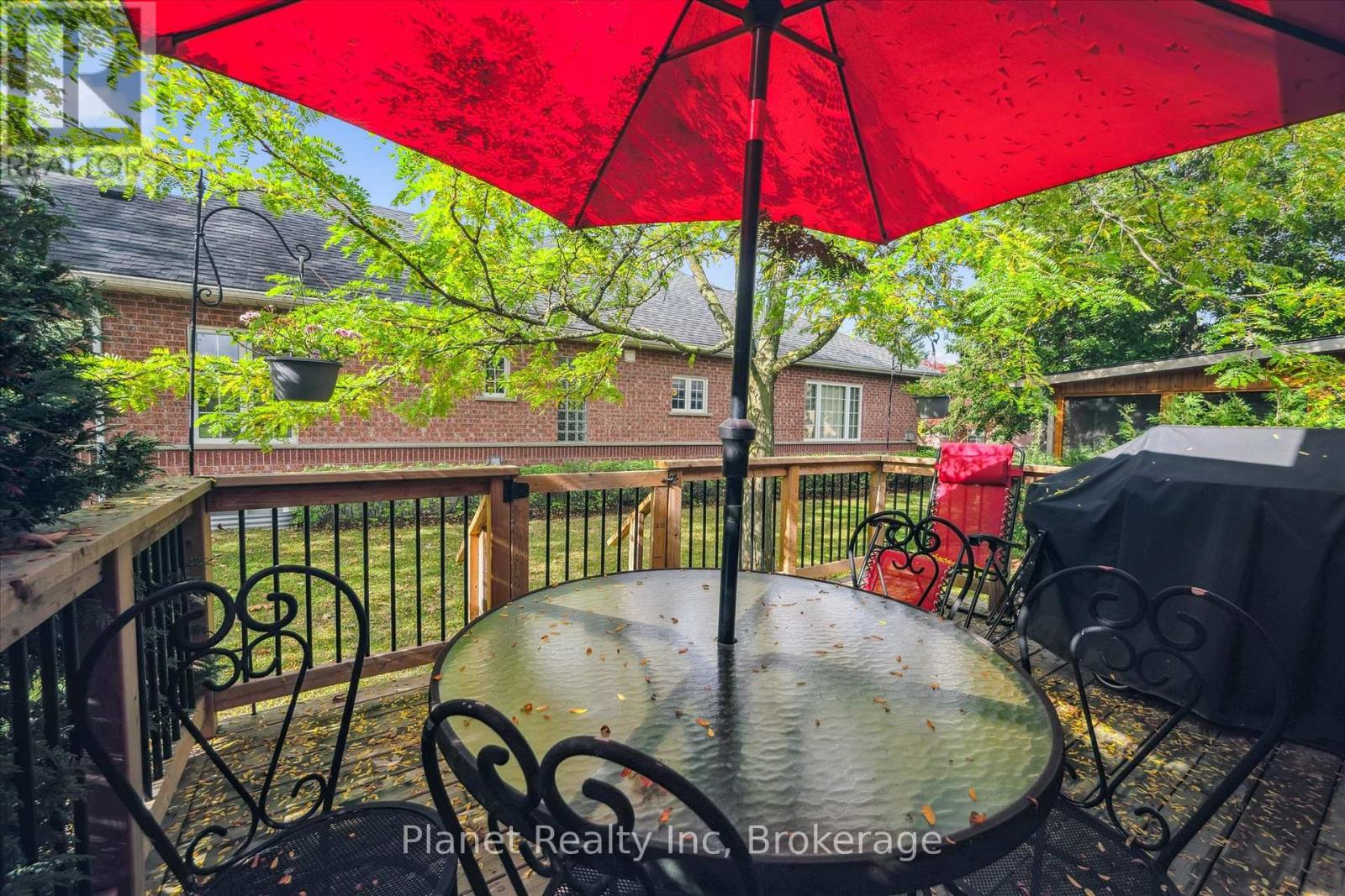 27 Village Green Drive, Guelph, Ontario  N1G 4X7 - Photo 28 - X12504372