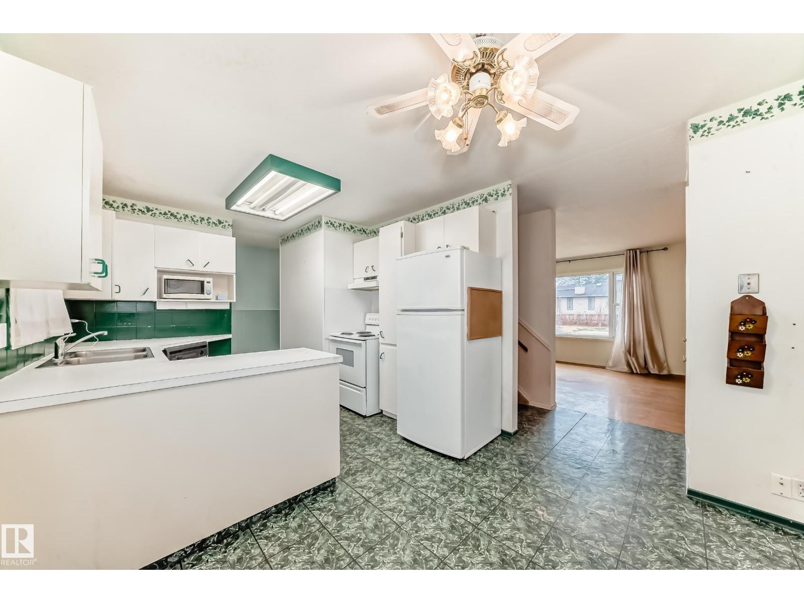 10329 132 Av Nw Nw, Edmonton, Alberta  T5E 0Y8 - Photo 2 - E4464565