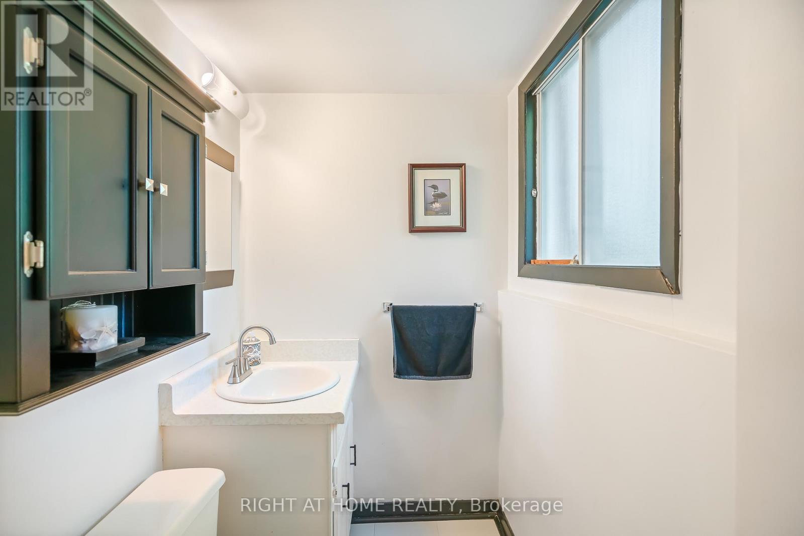 225 Anne Street, Niagara-On-The-Lake, Ontario  L0S 1J0 - Photo 28 - X12504096