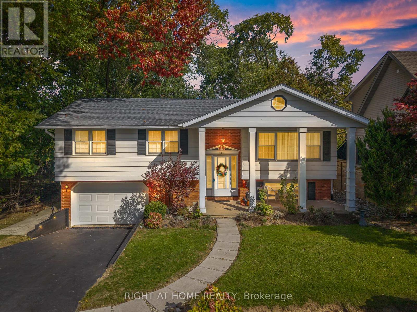 225 Anne Street, Niagara-On-The-Lake, Ontario  L0S 1J0 - Photo 6 - X12504096