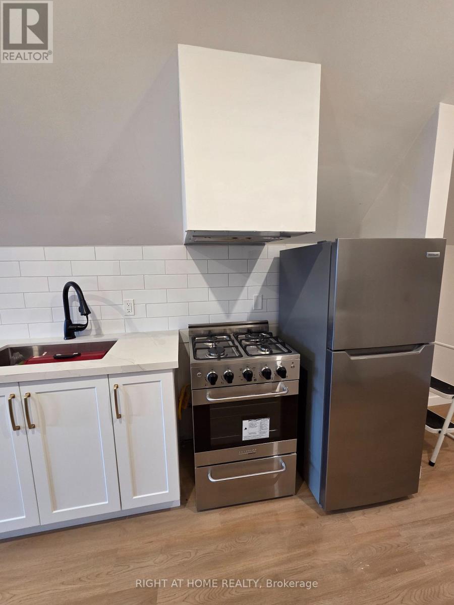 3 - 30 Stirton Street, Hamilton, Ontario  L8L 6E8 - Photo 6 - X12504104