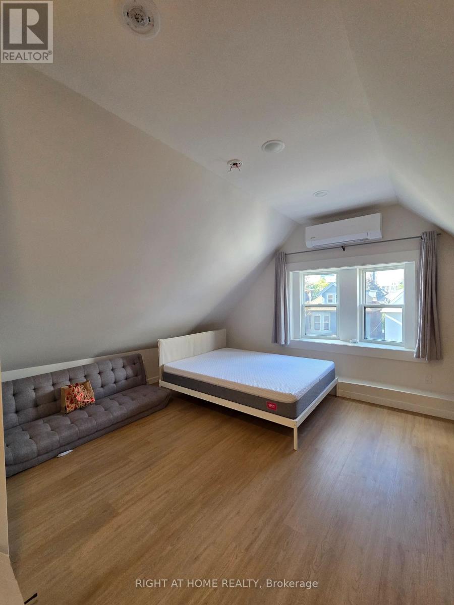 3 - 30 Stirton Street, Hamilton, Ontario  L8L 6E8 - Photo 9 - X12504104