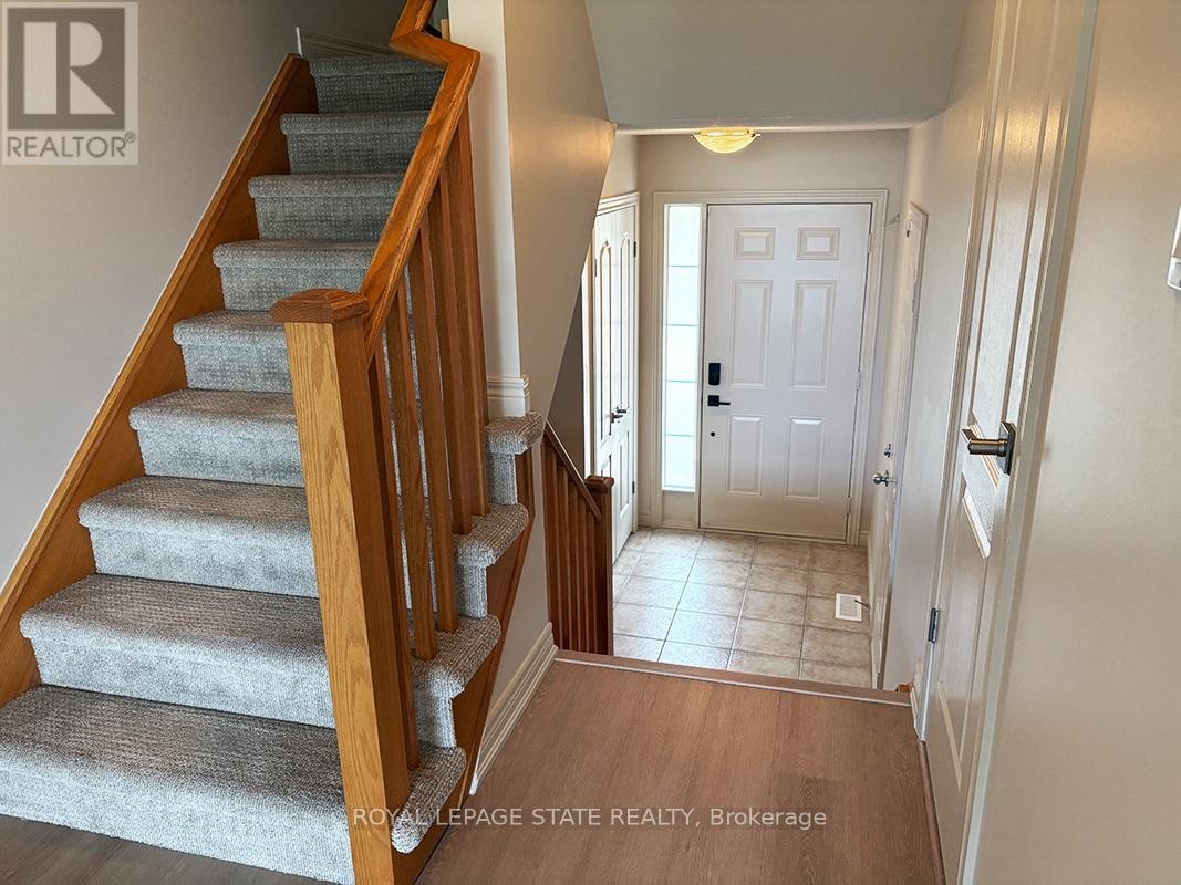 16 - 25 Ivybridge Drive, Hamilton, Ontario  L8E 0A5 - Photo 3 - X12504116