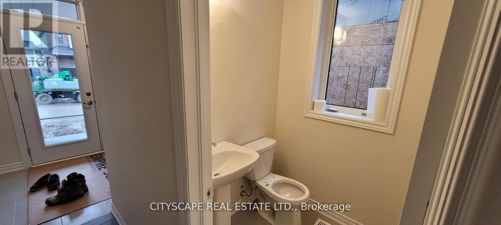 29 Sundin Drive, Haldimand, Ontario  N3W 0H1 - Photo 3 - X12504190