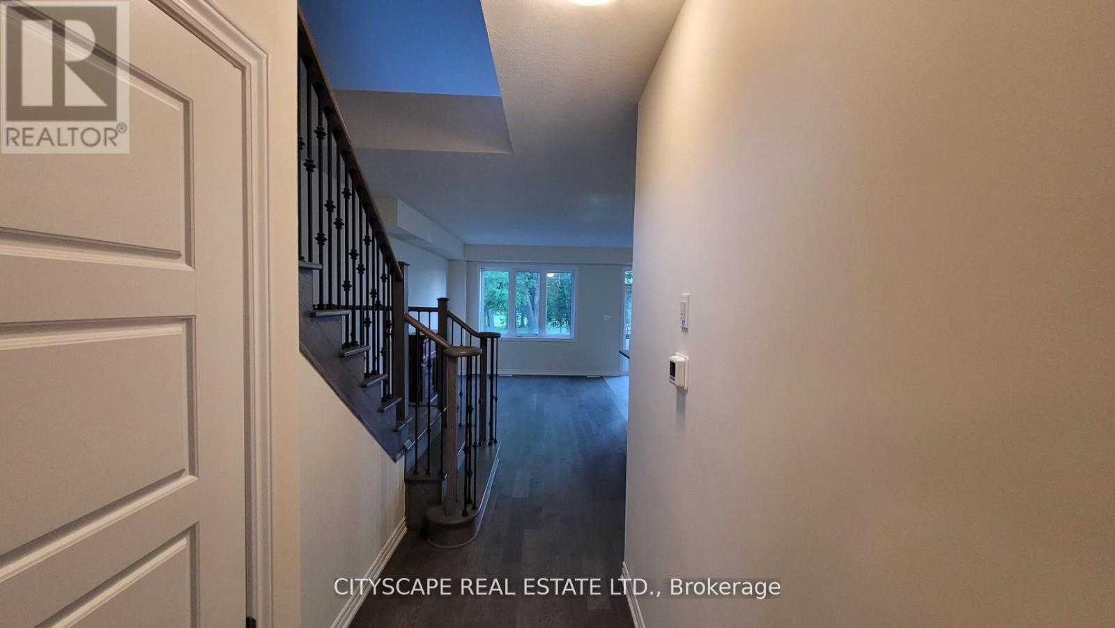 29 Sundin Drive, Haldimand, Ontario  N3W 0H1 - Photo 4 - X12504190