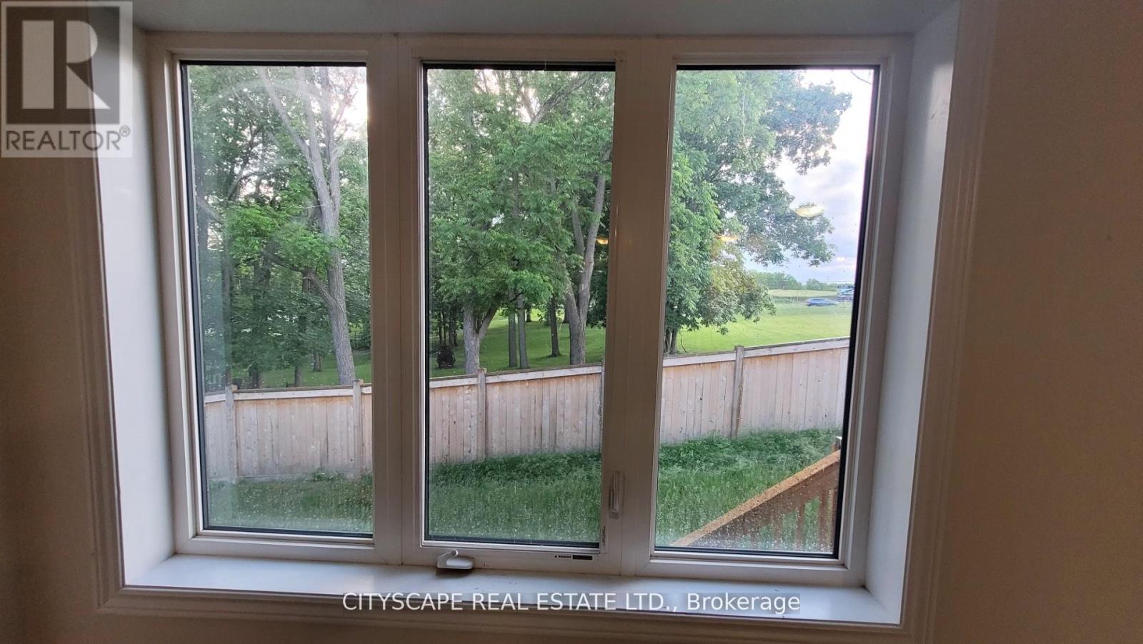 29 Sundin Drive, Haldimand, Ontario  N3W 0H1 - Photo 7 - X12504190