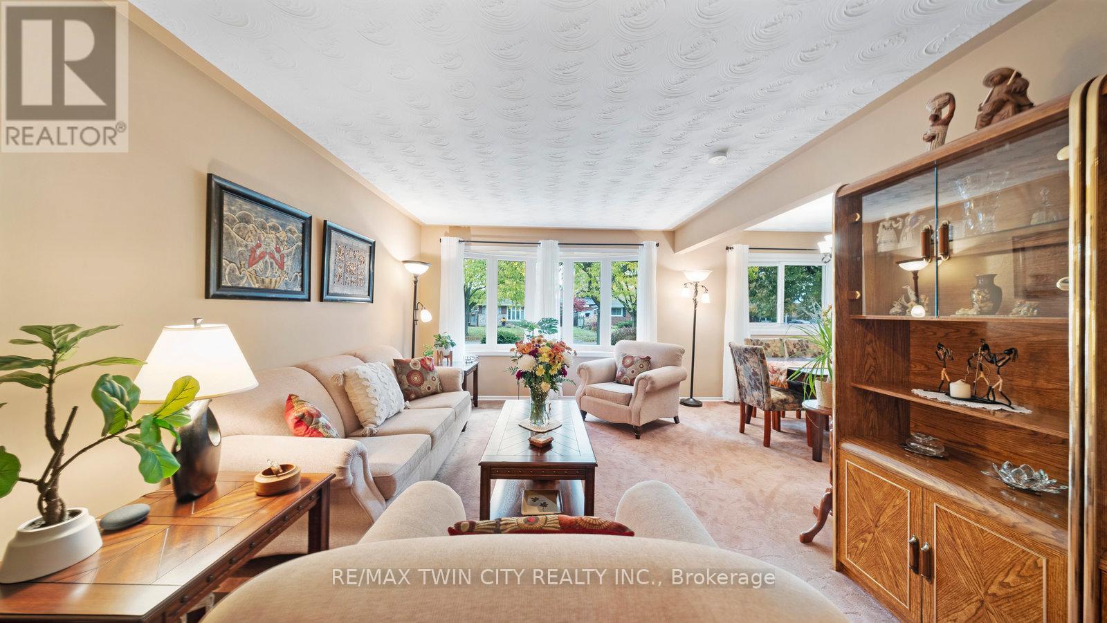 42 Palm Crescent, Brantford, Ontario  N3R 5G2 - Photo 11 - X12504198