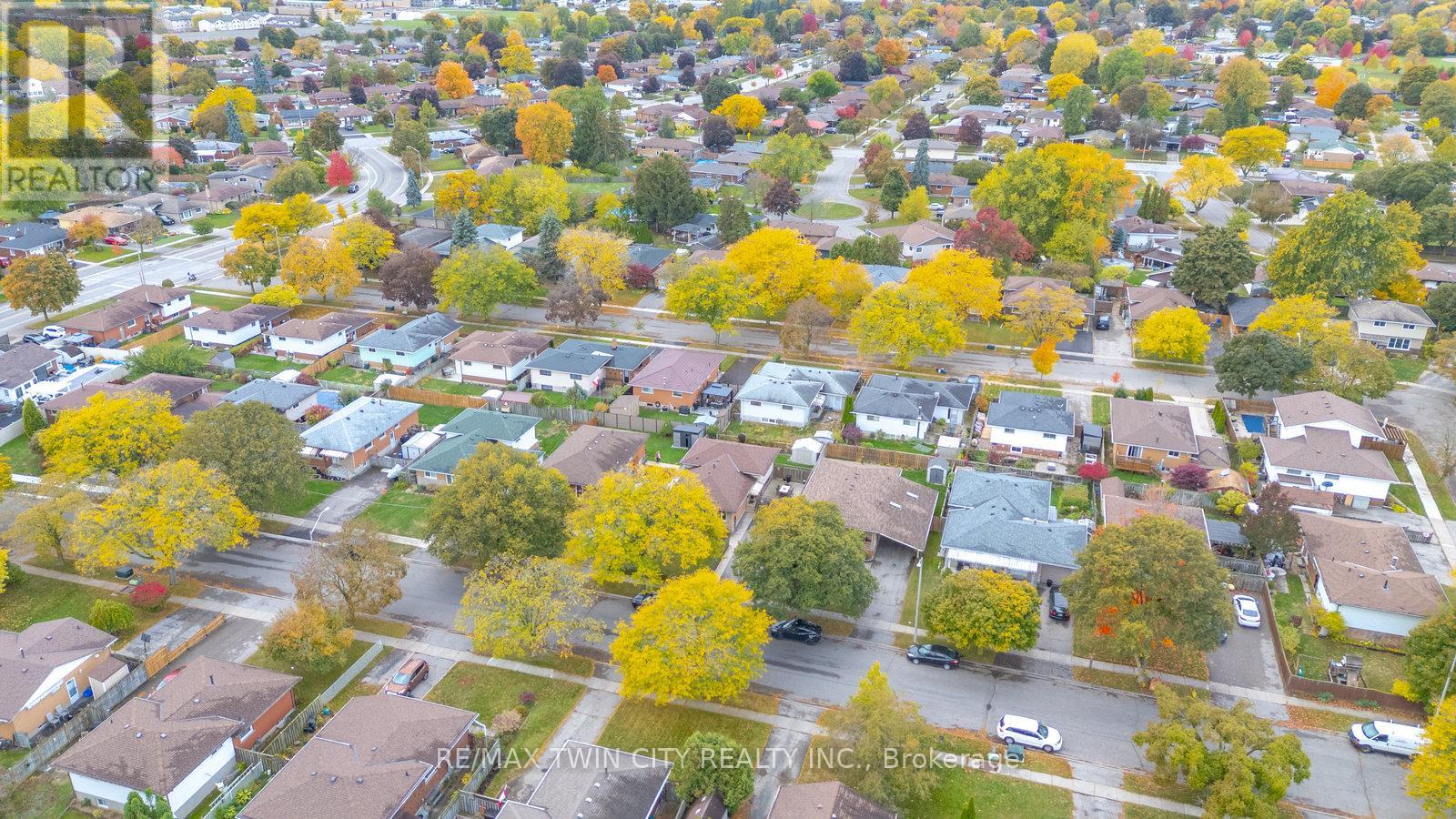 42 Palm Crescent, Brantford, Ontario  N3R 5G2 - Photo 4 - X12504198