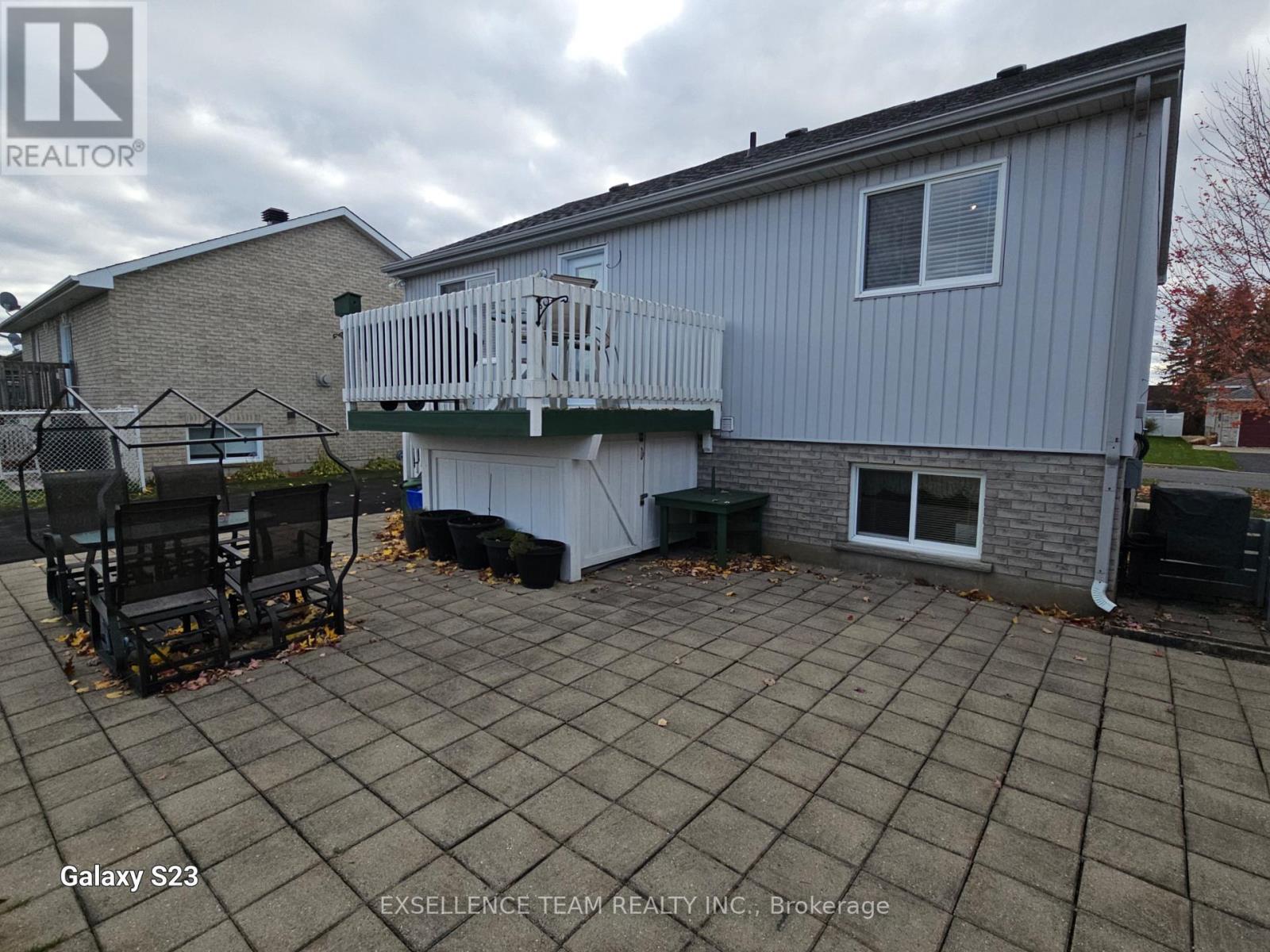 2033 Concorde Avenue, Cornwall, Ontario  K6H 6M3 - Photo 5 - X12504218