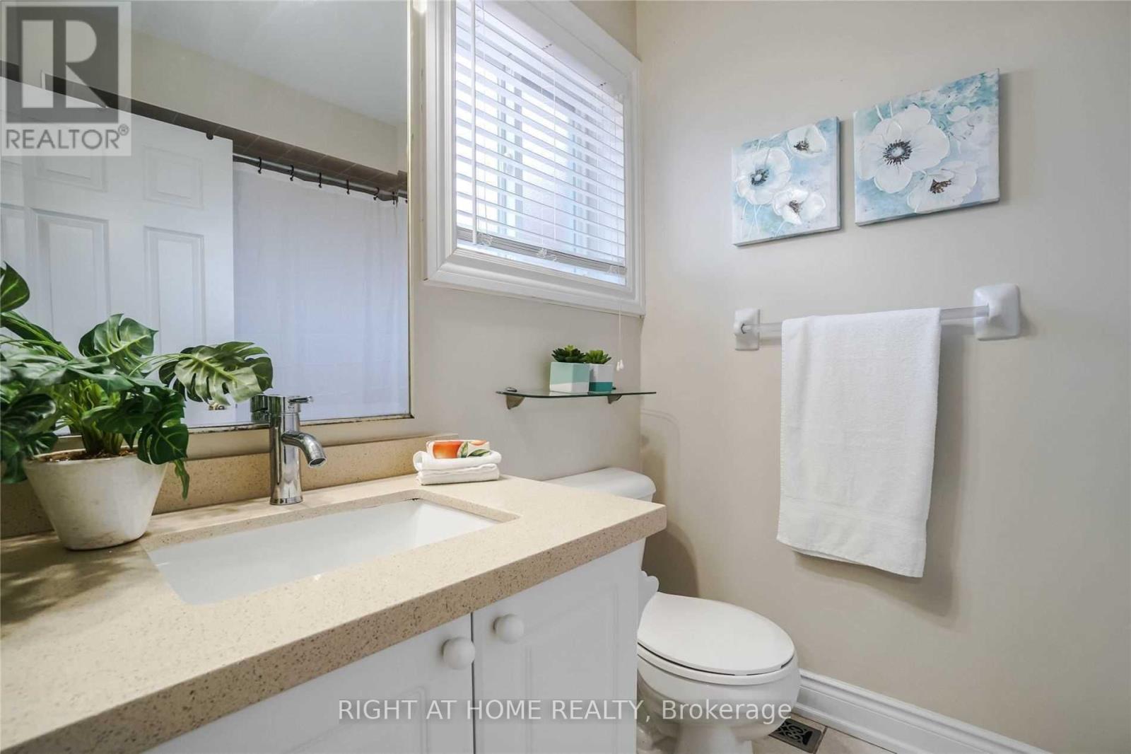 7438 Magistrate Terrace, Mississauga, Ontario  L5W 1L2 - Photo 14 - W12500278