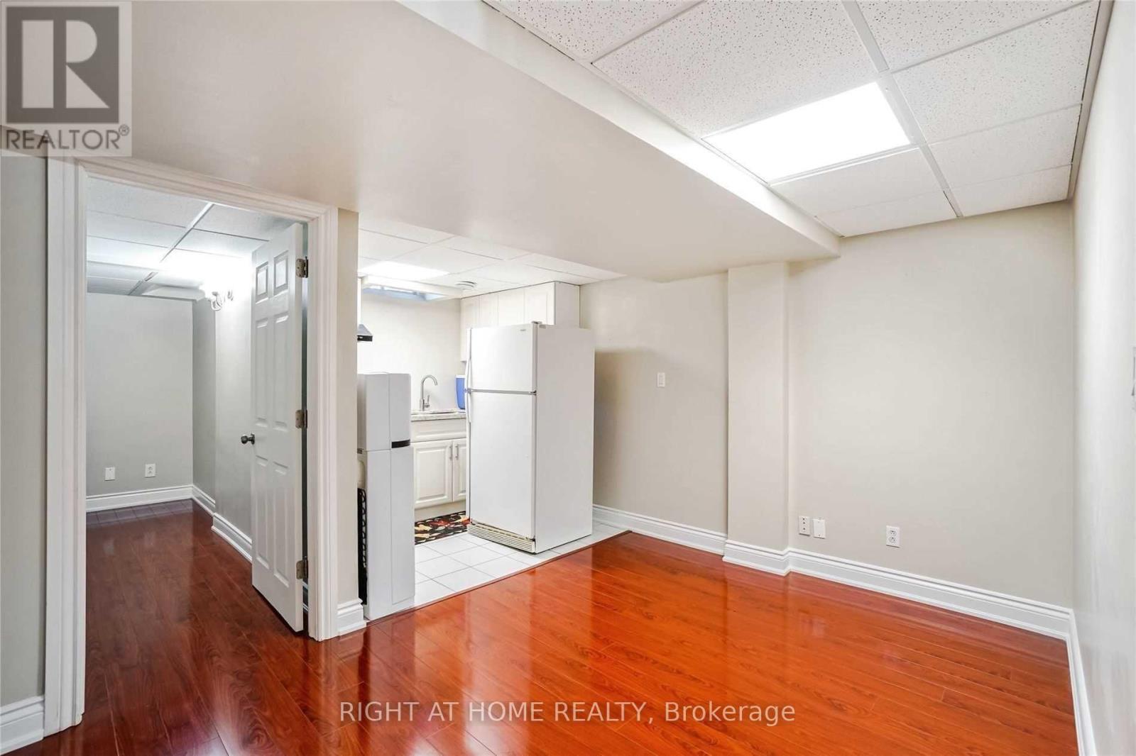 7438 Magistrate Terrace, Mississauga, Ontario  L5W 1L2 - Photo 16 - W12500278