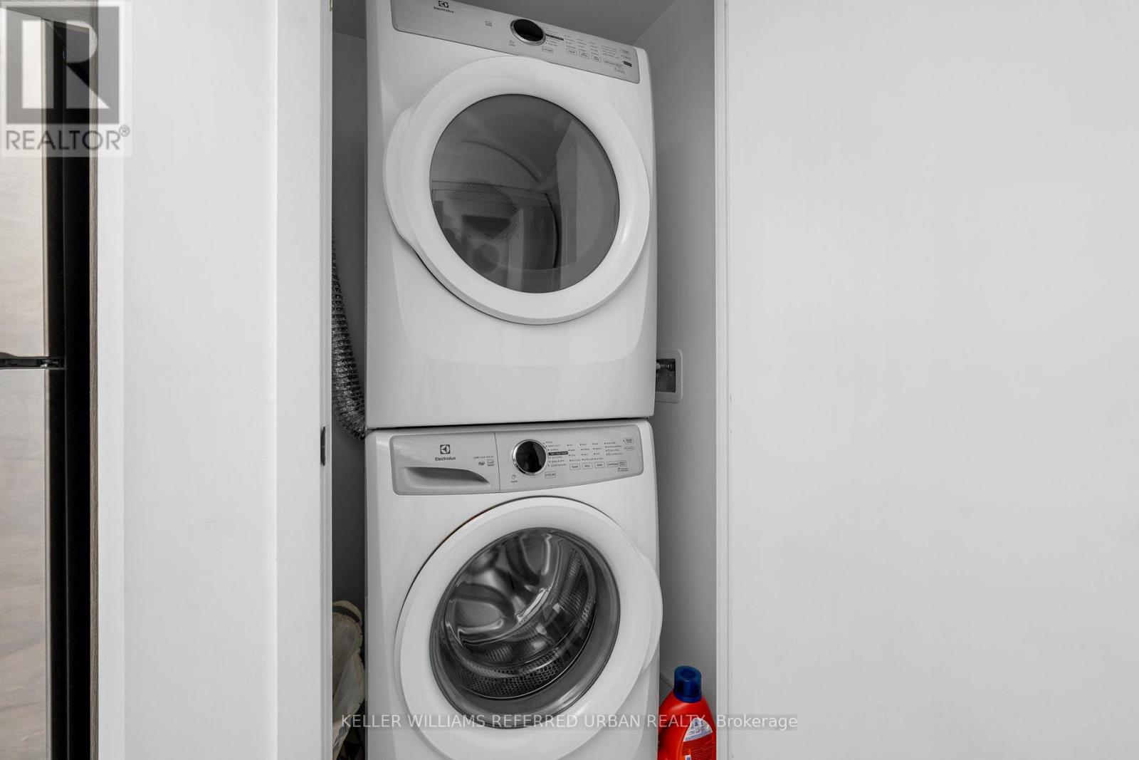 401 - 60 George Butchart Drive, Toronto, Ontario  M3K 0C9 - Photo 20 - W12503706