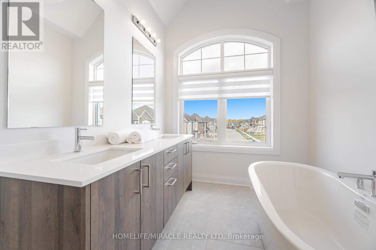 151 Seguin Street, Richmond Hill, Ontario  L4E 2Y9 - Photo 23 - N12493270