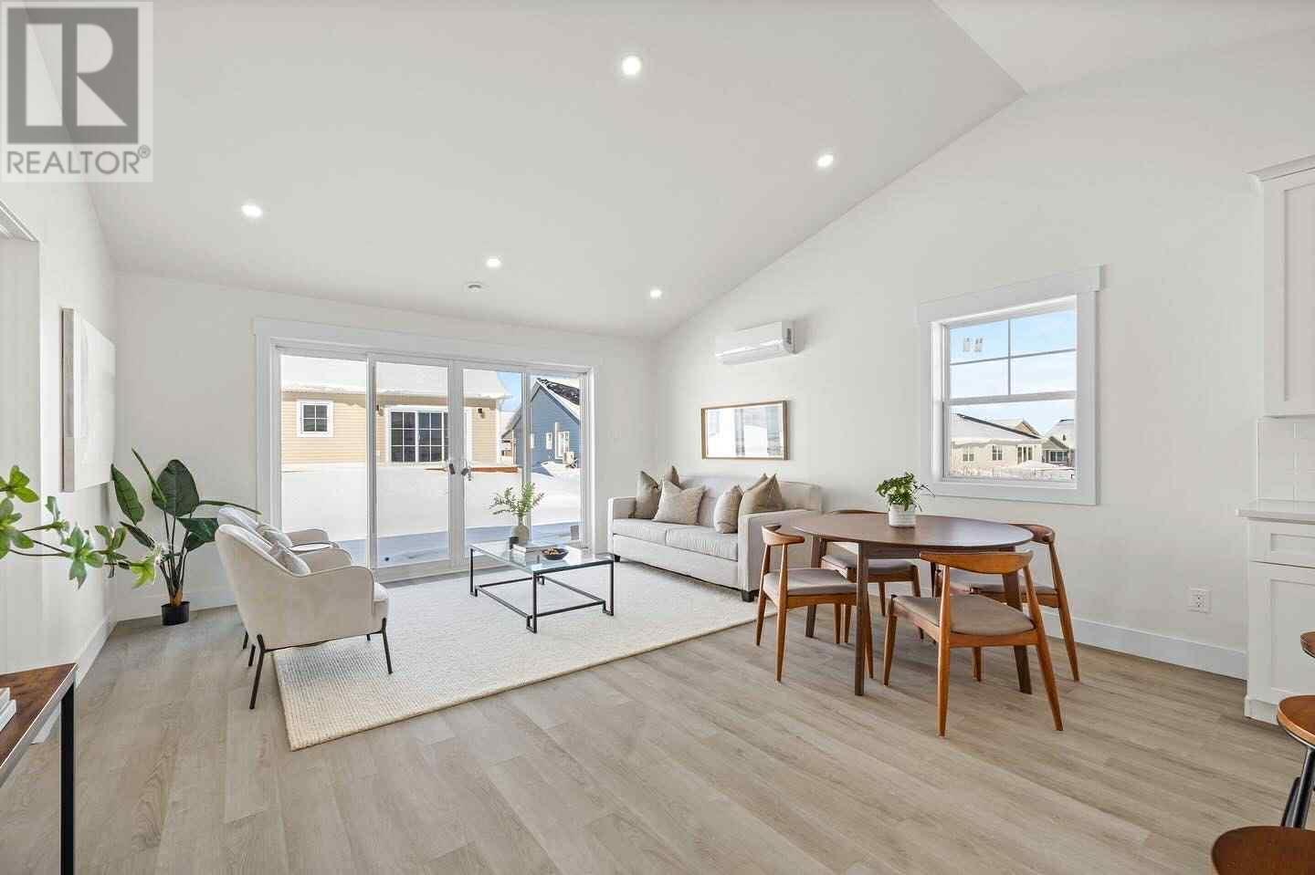 23 & 25 Loggie Drive, Summerside, Prince Edward Island  C1N 4J6 - Photo 2 - 202527185