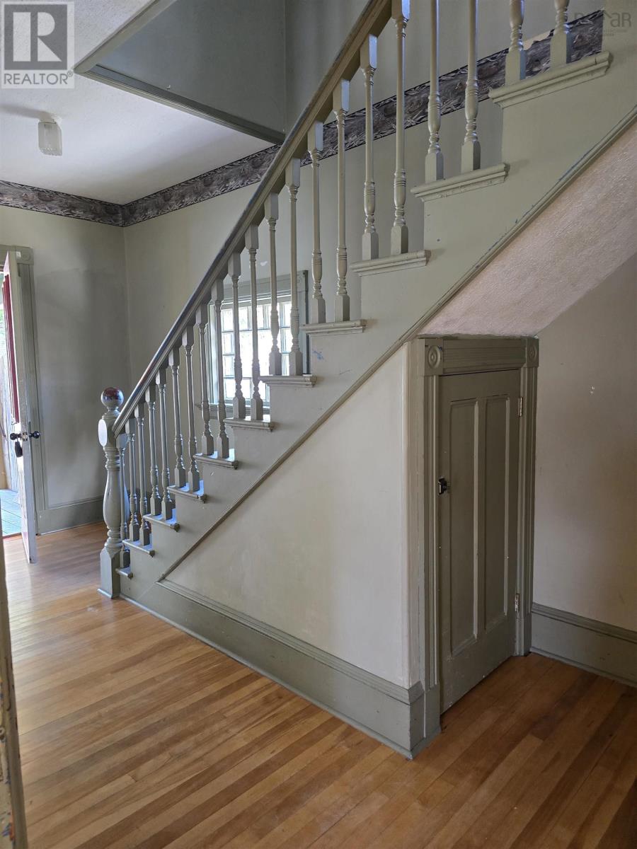 63 Elm Street, Bridgewater, Nova Scotia  B4V 2V5 - Photo 11 - 202512438