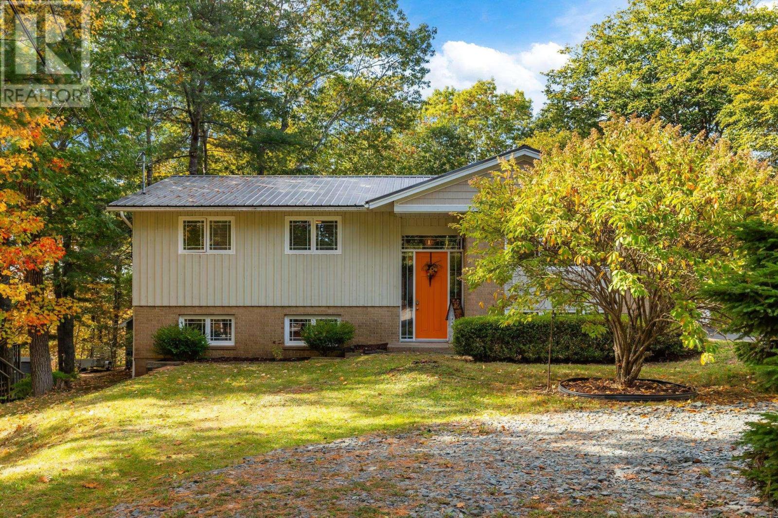 79 Ridge Avenue, Waverley, Nova Scotia  B2R 1G4 - Photo 4 - 202525910