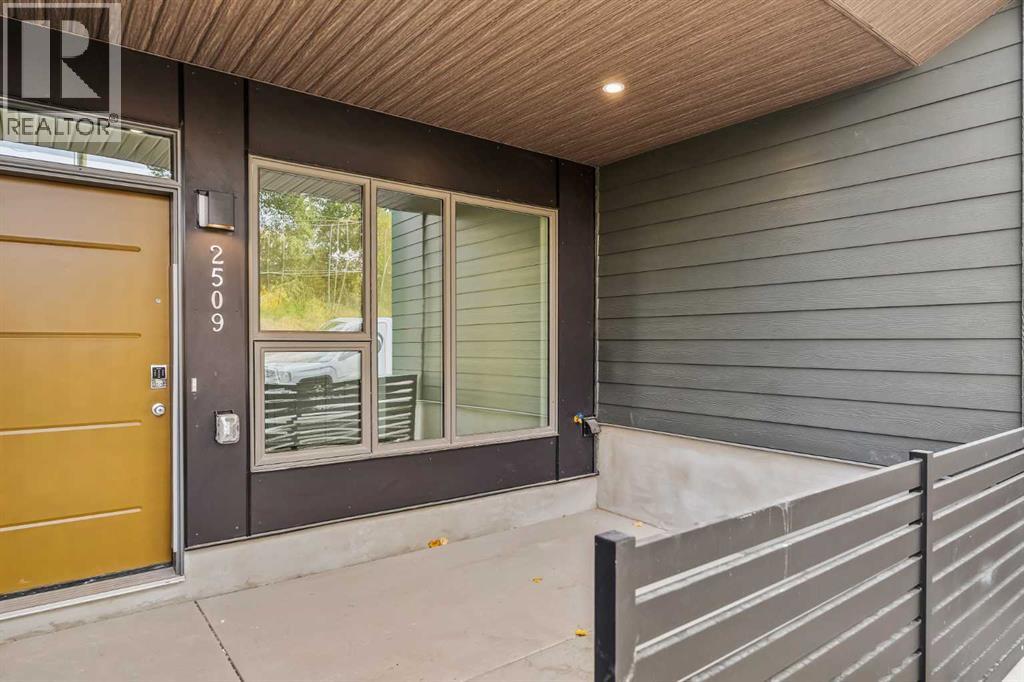2509 Sovereign Crescent Sw, Calgary, Alberta  T3C 3Y3 - Photo 3 - A2263435