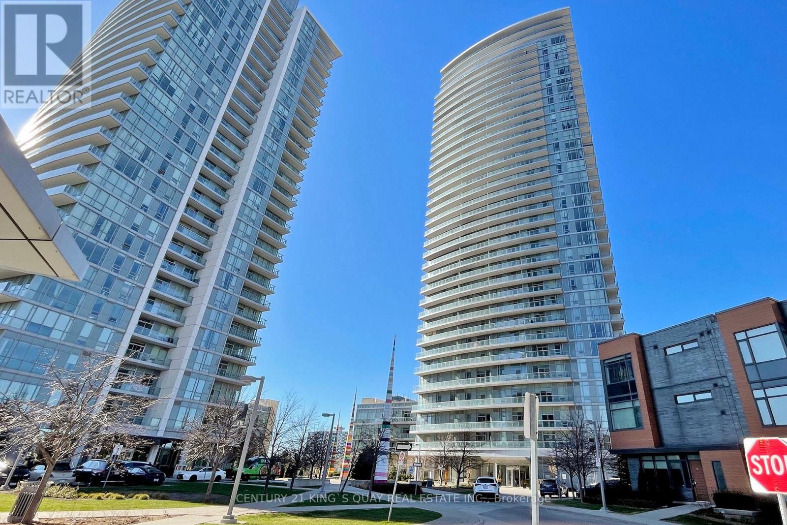 707 - 70 Forest Manor Road, Toronto, Ontario  M2J 0A9 - Photo 4 - C12504230