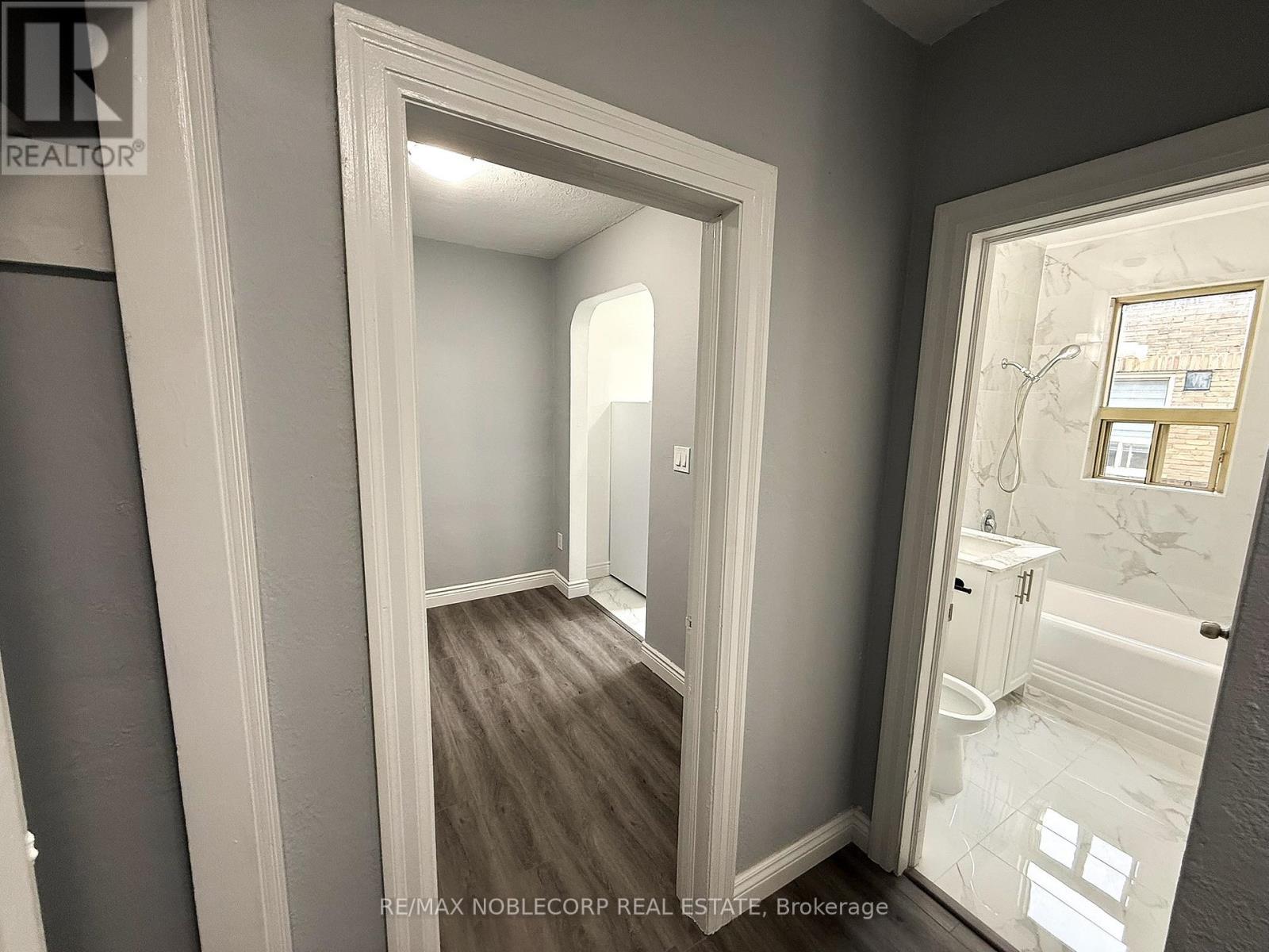 8 - 1383 Bayview Avenue, Toronto, Ontario  M4G 3A5 - Photo 2 - C12504318