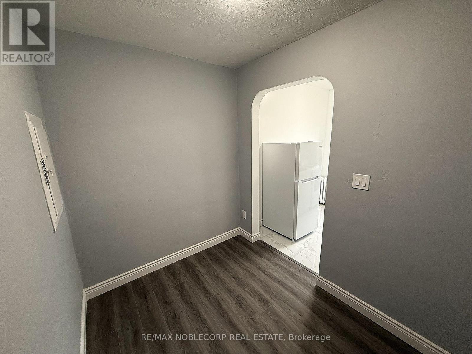 8 - 1383 Bayview Avenue, Toronto, Ontario  M4G 3A5 - Photo 5 - C12504318