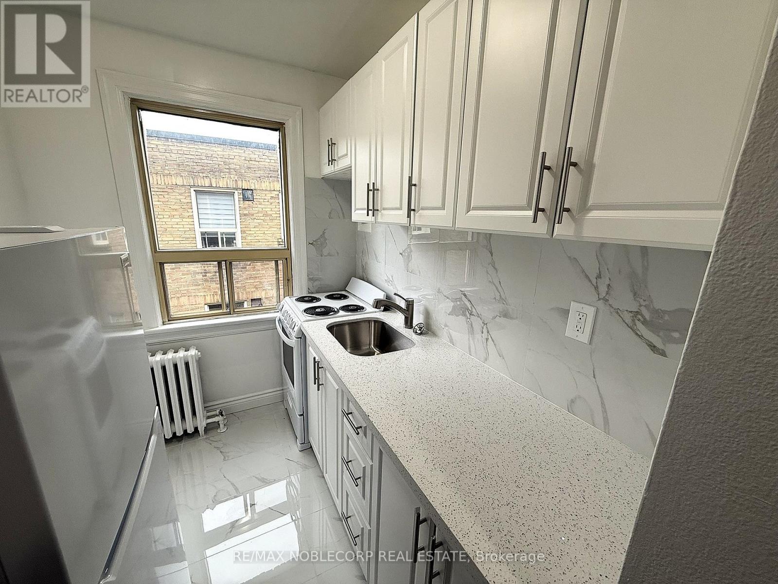 8 - 1383 Bayview Avenue, Toronto, Ontario  M4G 3A5 - Photo 7 - C12504318