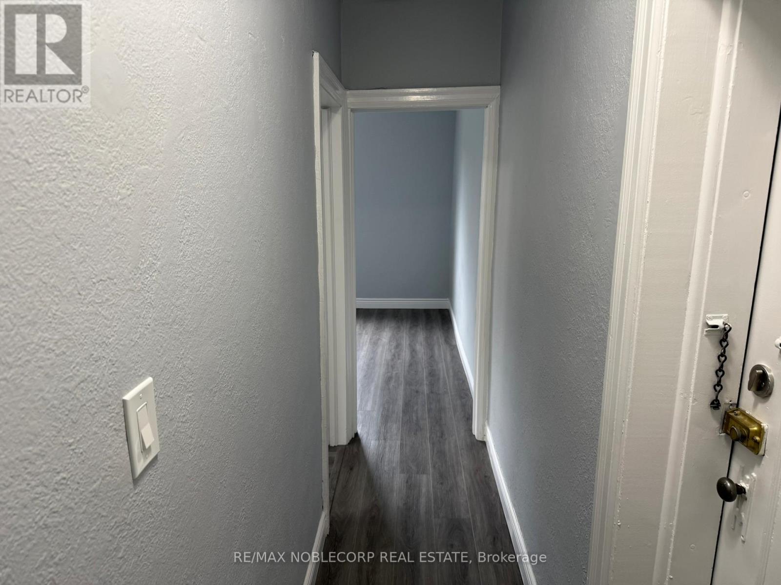 8 - 1383 Bayview Avenue, Toronto, Ontario  M4G 3A5 - Photo 9 - C12504318