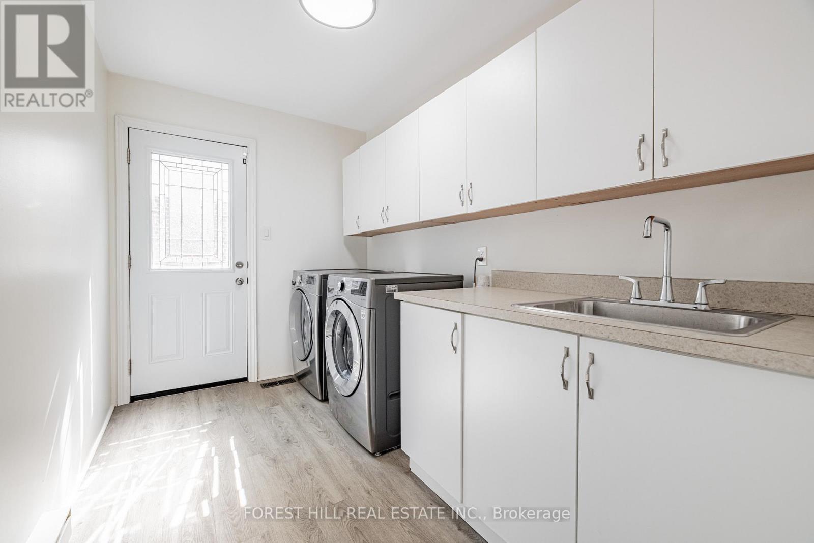 37 Abbeywood Trail, Toronto, Ontario  M3B 3B4 - Photo 11 - C12504336