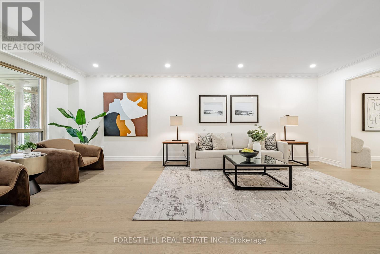 Property at 37 ABBEYWOOD TRAIL image 2