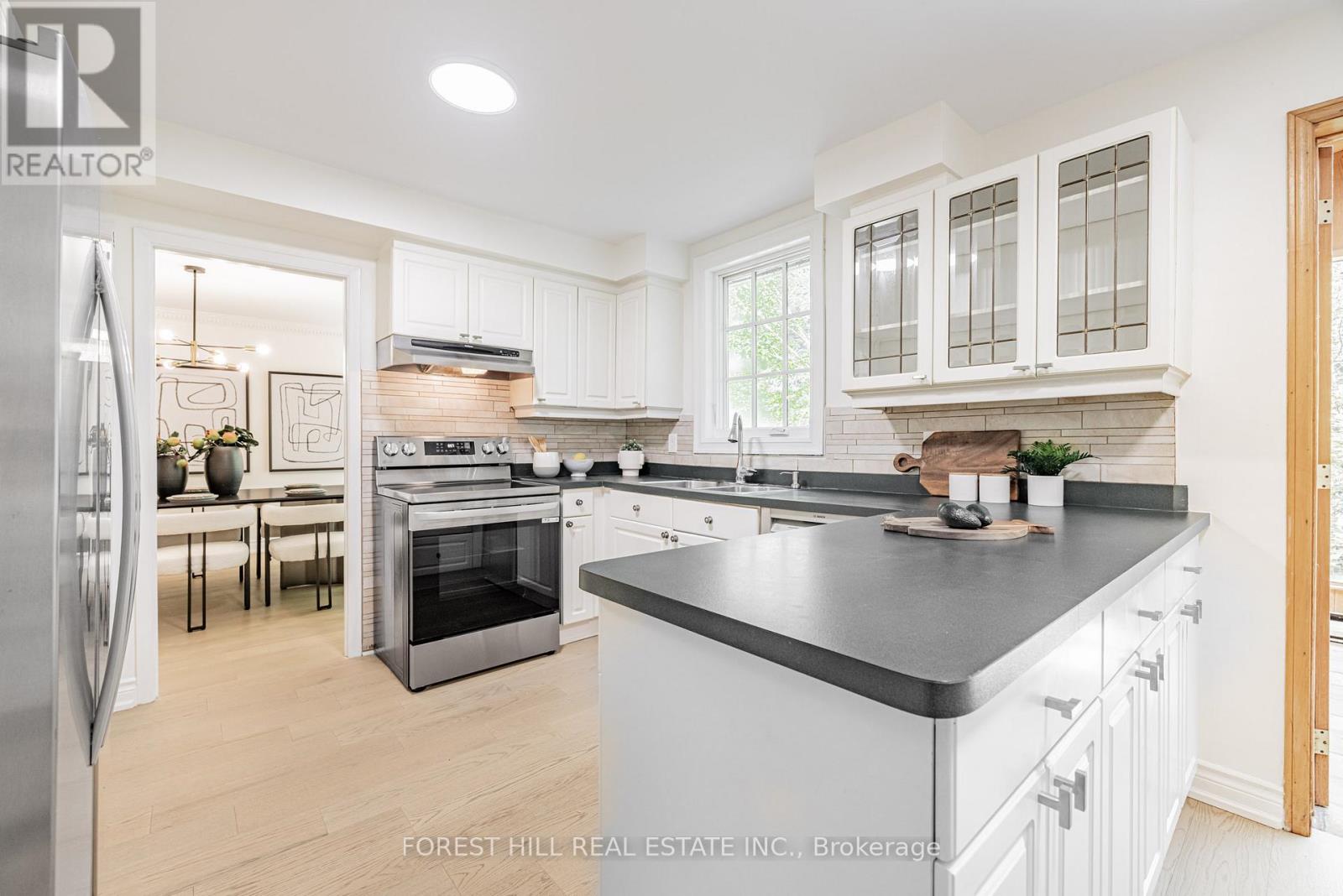 37 Abbeywood Trail, Toronto, Ontario  M3B 3B4 - Photo 8 - C12504336