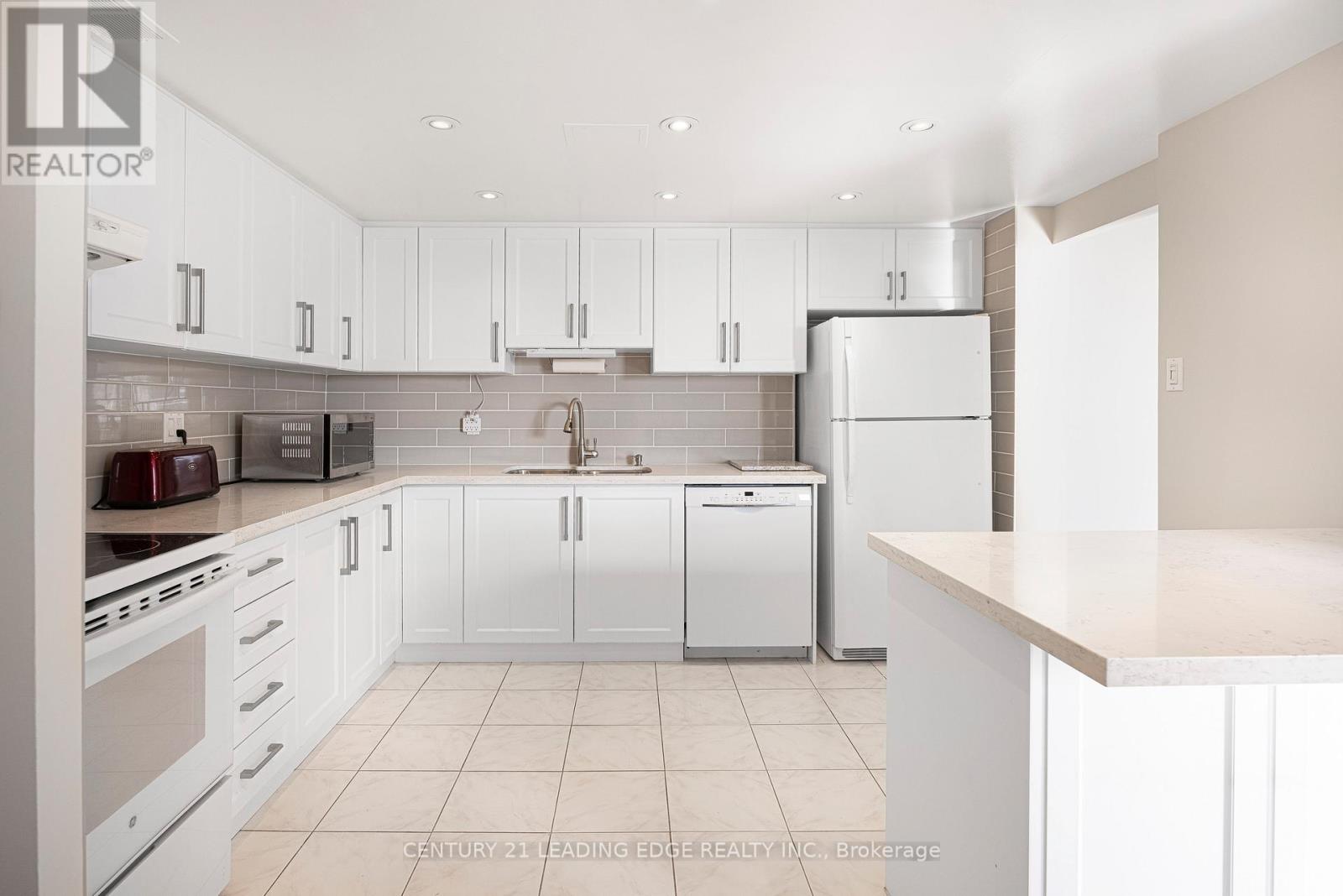 2302 - 10 Muirhead Road, Toronto, Ontario  M2J 4P9 - Photo 11 - C12504342