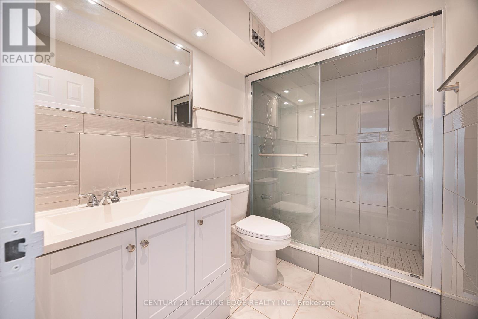 2302 - 10 Muirhead Road, Toronto, Ontario  M2J 4P9 - Photo 17 - C12504342