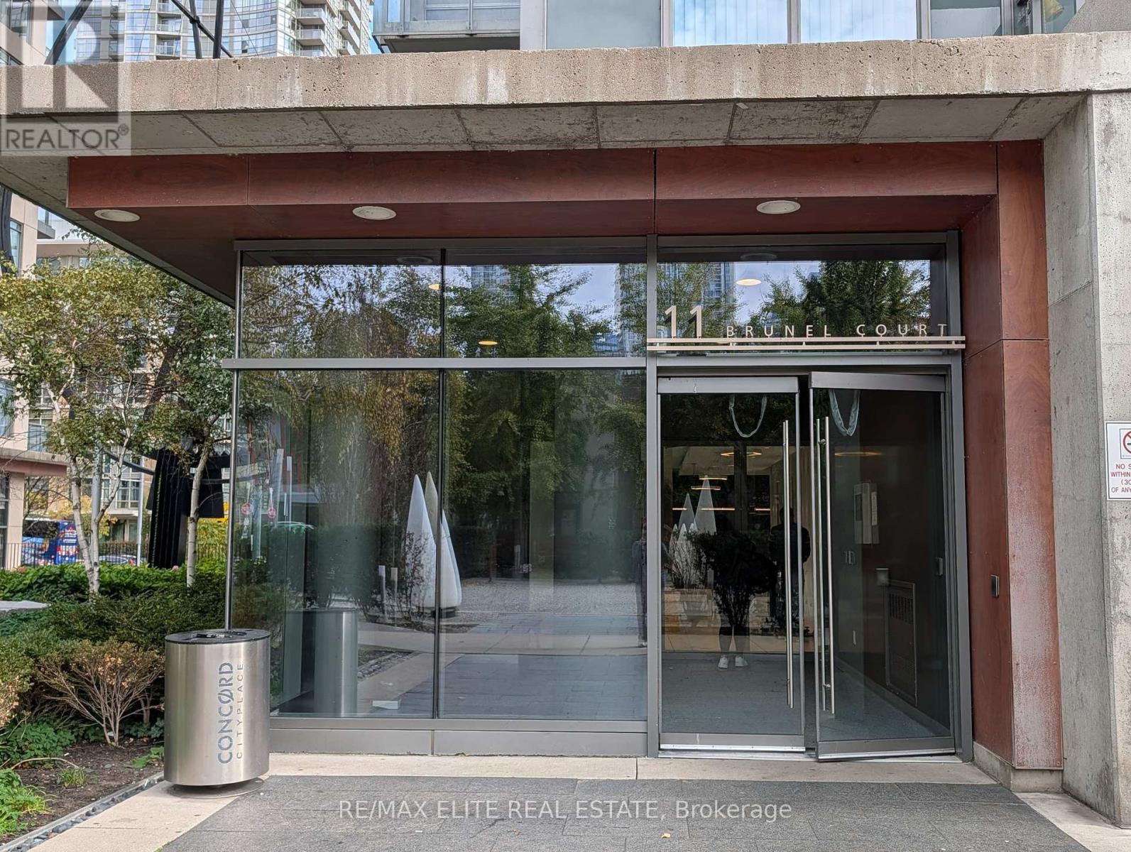 701 - 11 Brunel Court, Toronto, Ontario  M5V 3Y3 - Photo 11 - C12504358