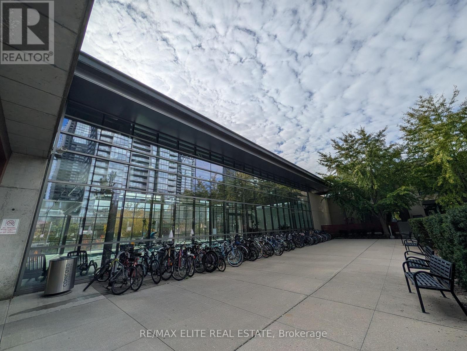 701 - 11 Brunel Court, Toronto, Ontario  M5V 3Y3 - Photo 13 - C12504358