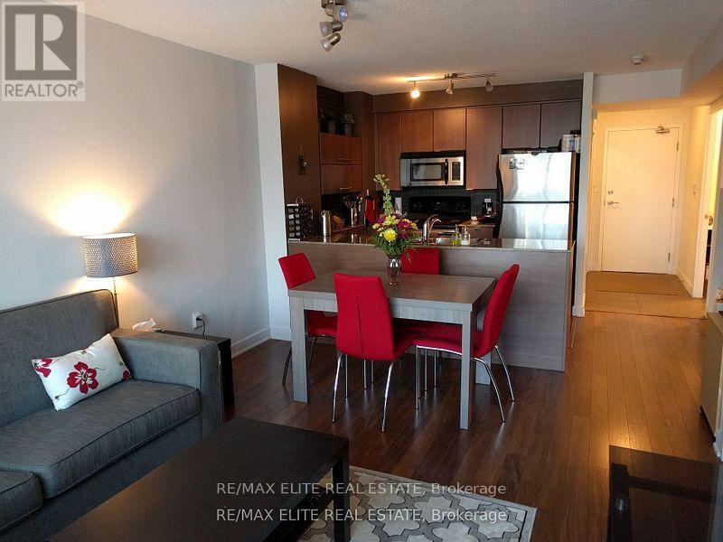 701 - 11 Brunel Court, Toronto, Ontario  M5V 3Y3 - Photo 3 - C12504358