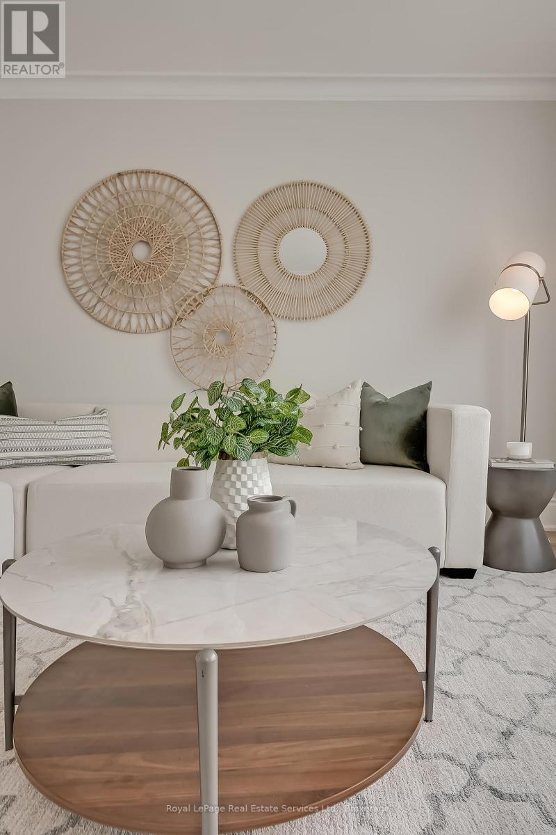 397 Bartos Drive, Oakville, Ontario  L6K 3E5 - Photo 6 - W12493290