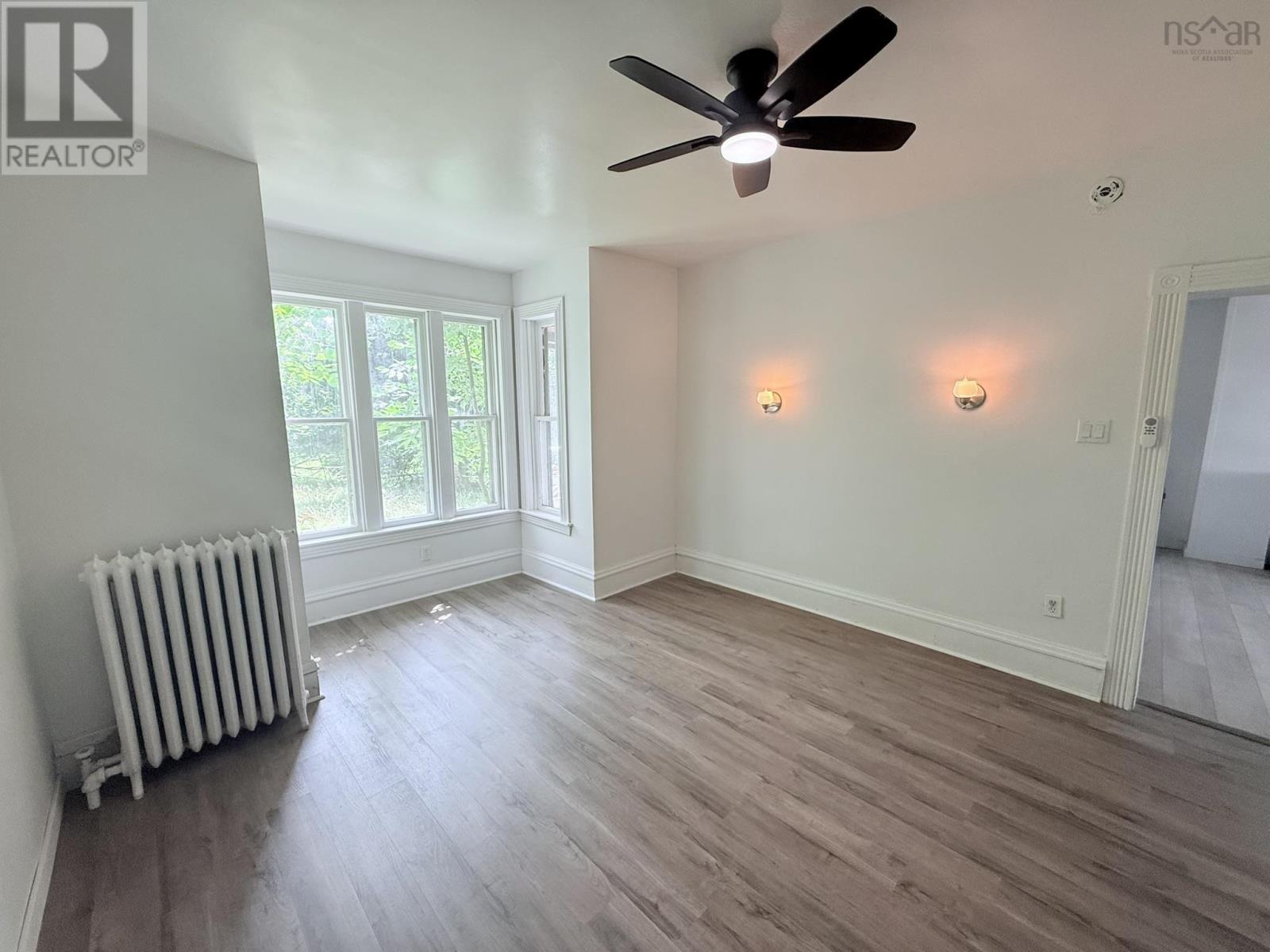 315 South Foord Street, Stellarton, Nova Scotia  B0K 1S0 - Photo 4 - 202519274