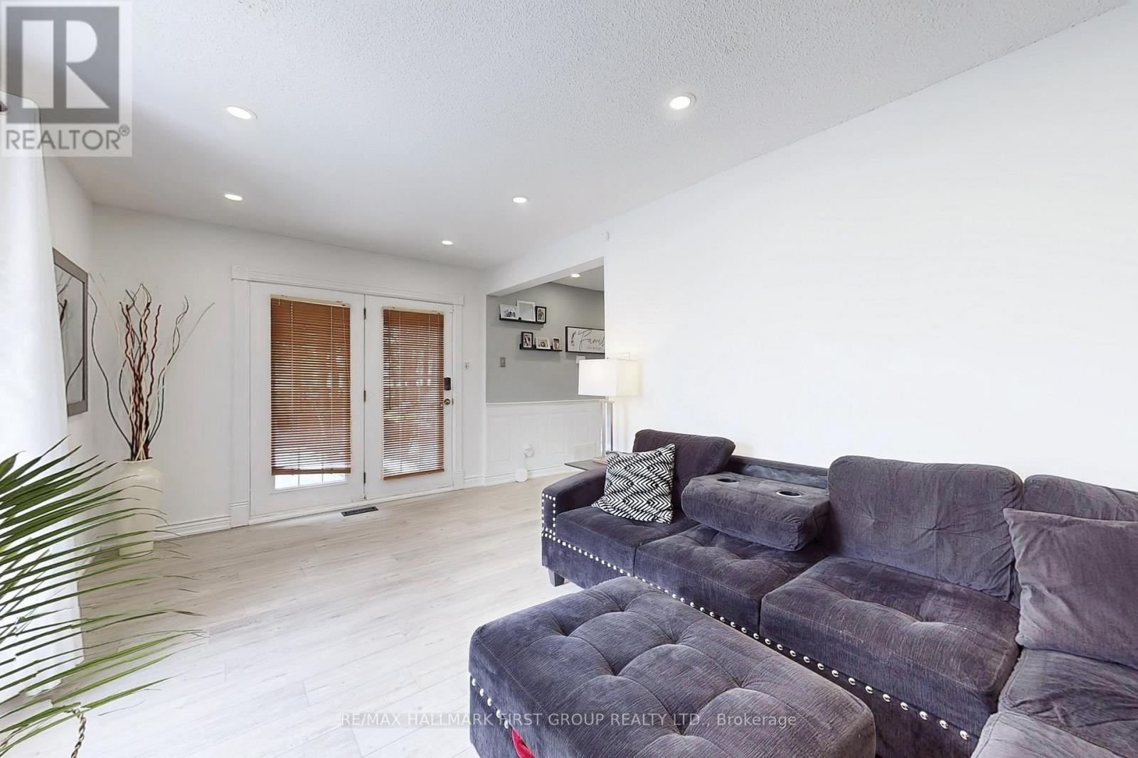 66 Medley Lane, Ajax, Ontario  L1S 3P6 - Photo 6 - E12504252