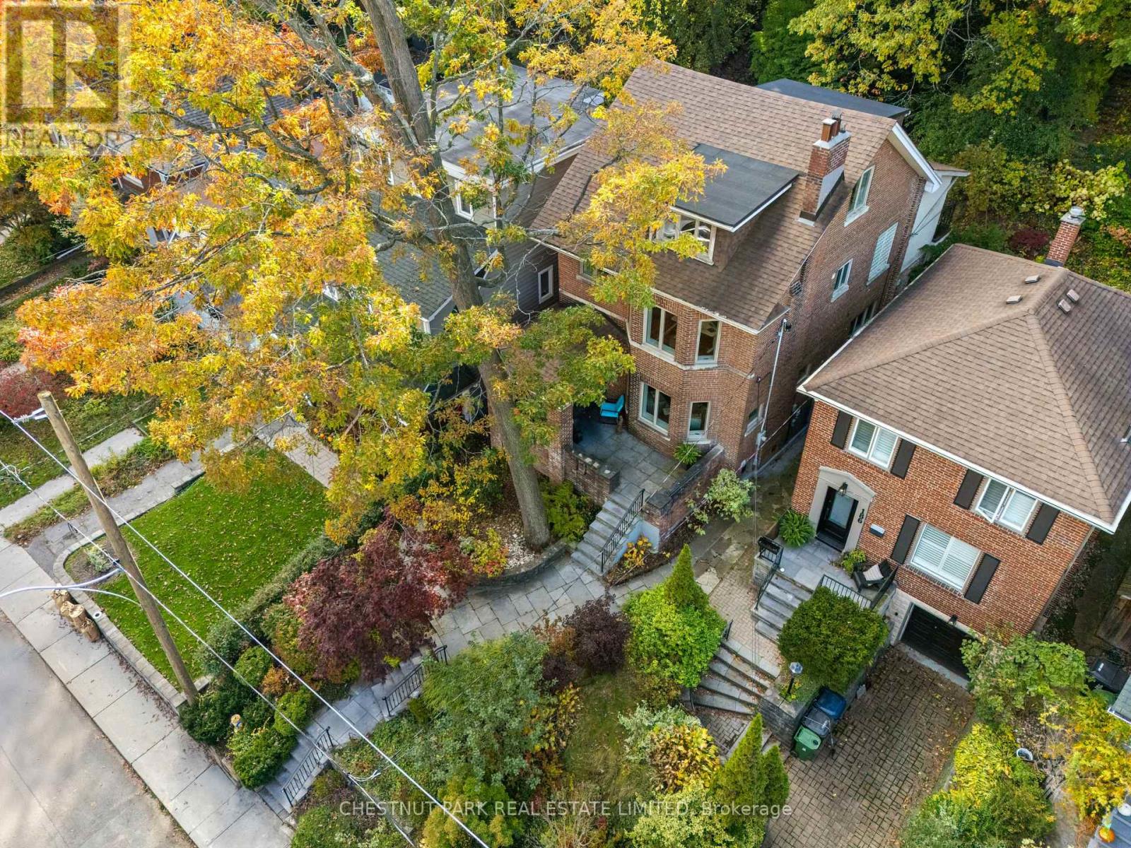 184 Neville Park Boulevard, Toronto, Ontario  M4E 3P8 - Photo 2 - E12504386