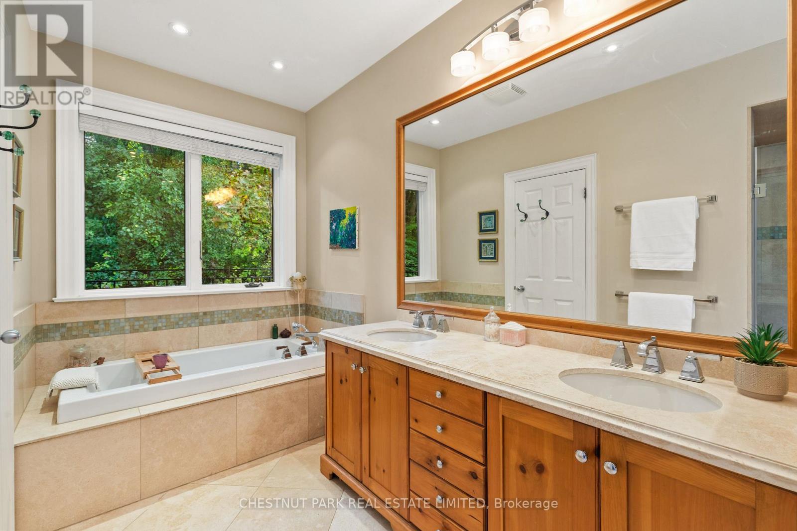 184 Neville Park Boulevard, Toronto, Ontario  M4E 3P8 - Photo 28 - E12504386