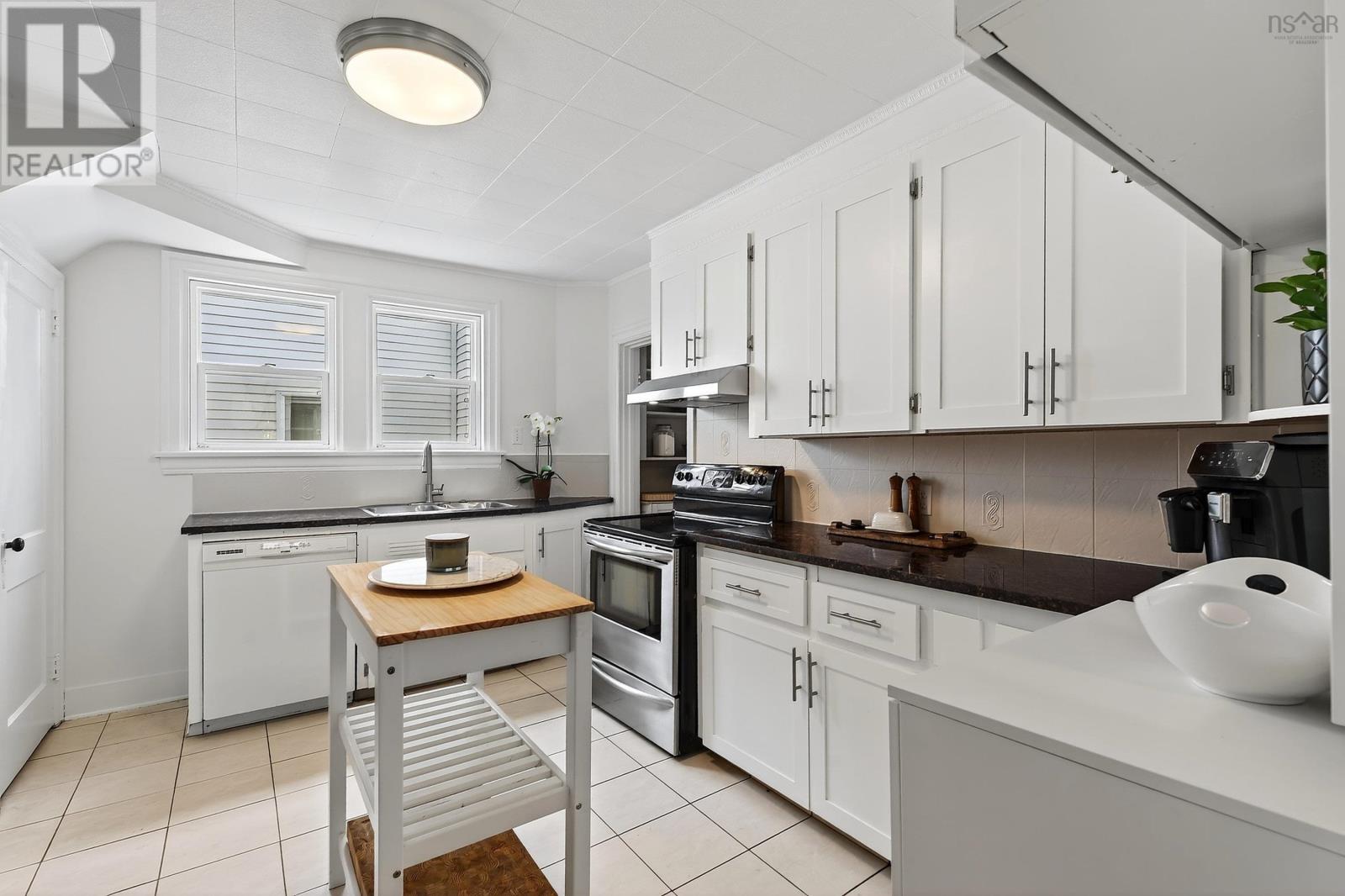 2500 Connaught Avenue, Halifax, Nova Scotia  B3L 2Z4 - Photo 11 - 202526909