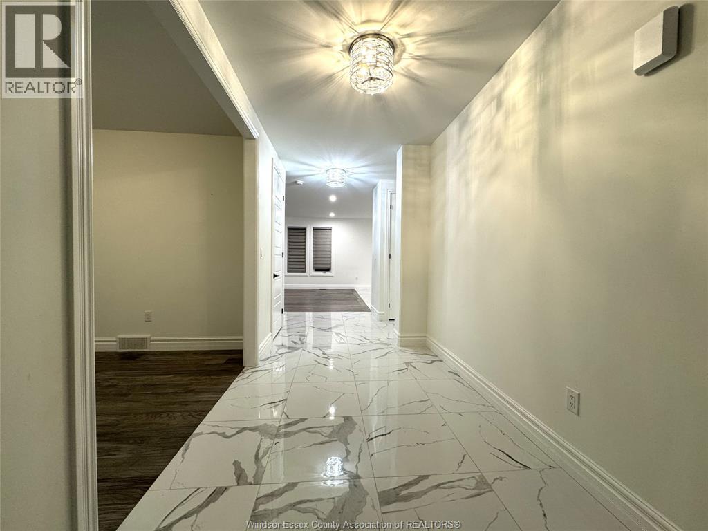 219 Cowan Court, Amherstburg, Ontario  N9V 0G9 - Photo 5 - 25027854